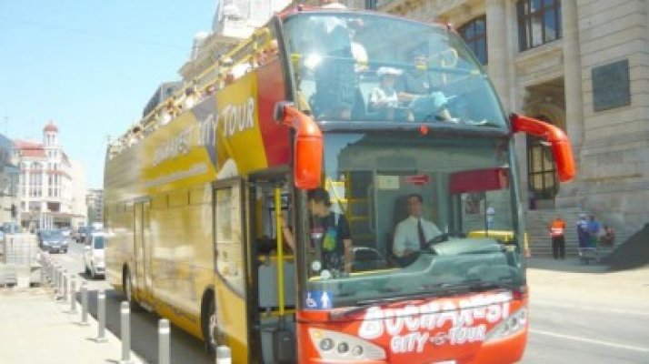 Autobuzele lui Mazăre vor circula de sâmbătă pe traseul turistic Bucharest City Tour